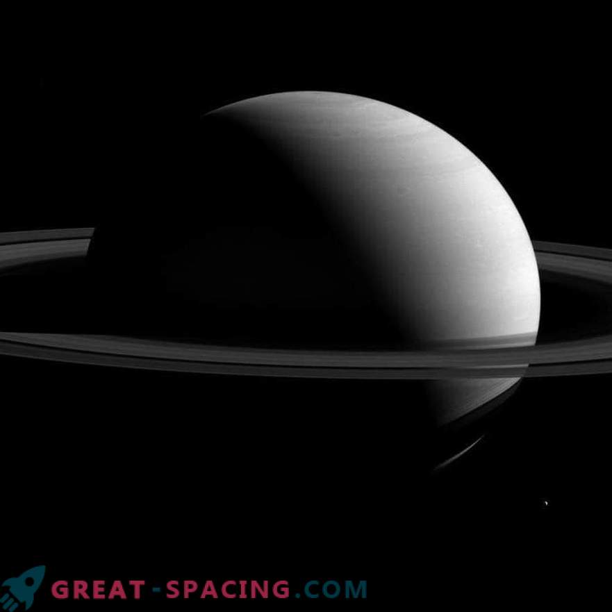 Los científicos desacreditan el mito: Saturno no puede nadar en el agua