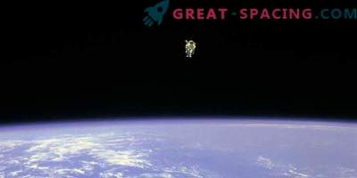 El astronauta Bruce McCandless murió