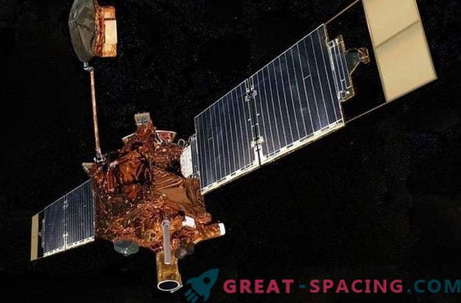 Momentos en que un satélite de la NASA espió robots marcianos