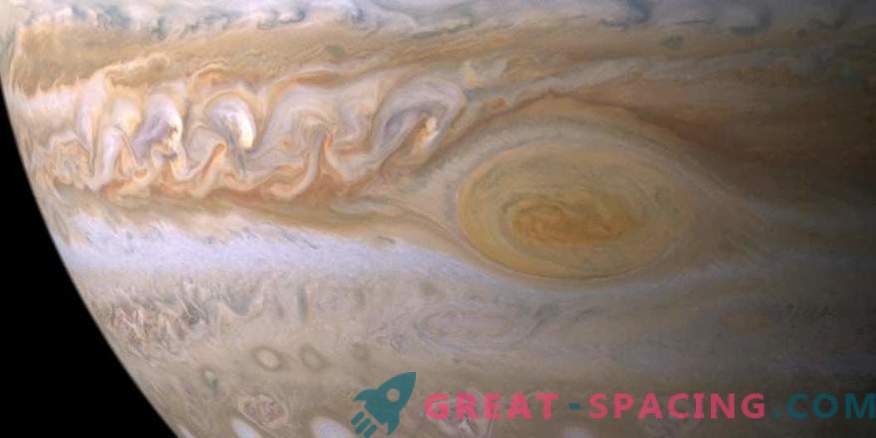 Fenómenos meteorológicos asombrosos en la Gran Mancha Roja de Júpiter
