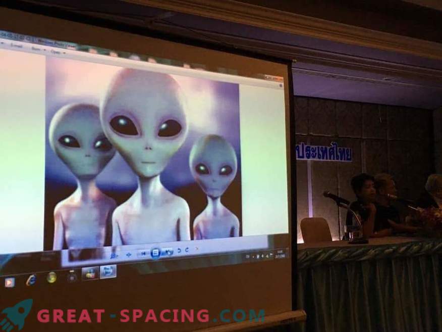El grupo Khao Kala medita para comunicarse con inteligencia extraterrestre