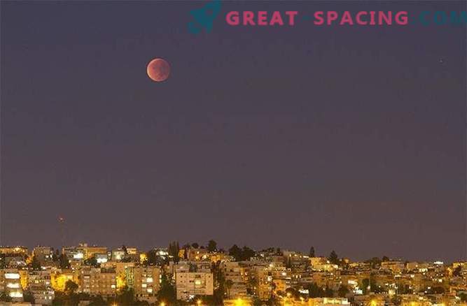La impresionante luna de sangre golpeó el mundo: foto