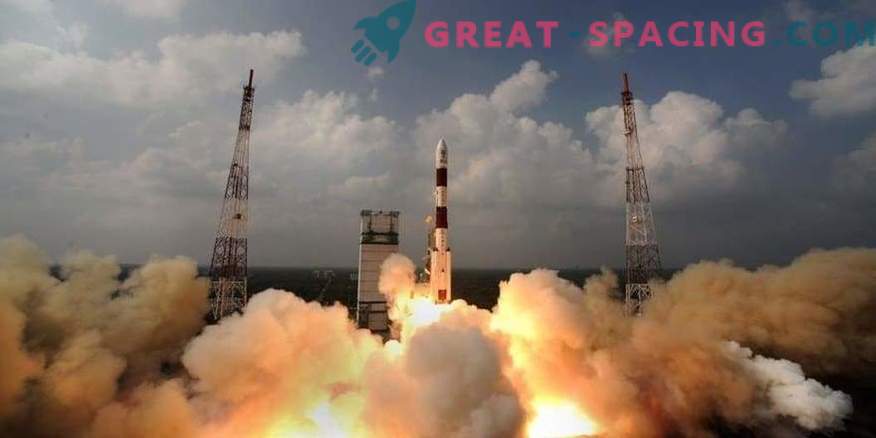 El cohete indio se prepara para lanzar 104 satélites a la vez