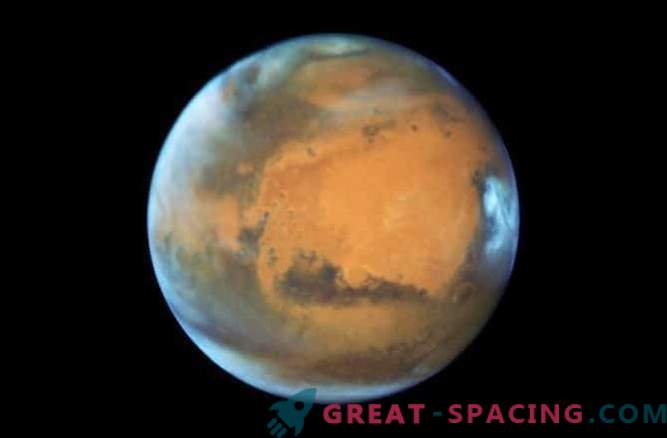 Los científicos están tratando de explicar extraños destellos en Marte