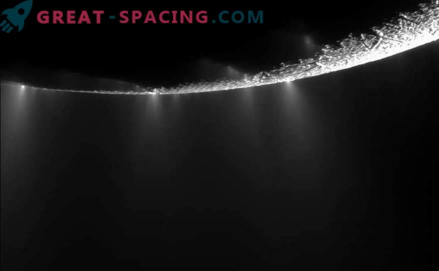 Misterio de la actividad de Encelado oceánico