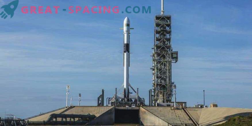 El cohete SpaceX actualizado lanzado con un satélite