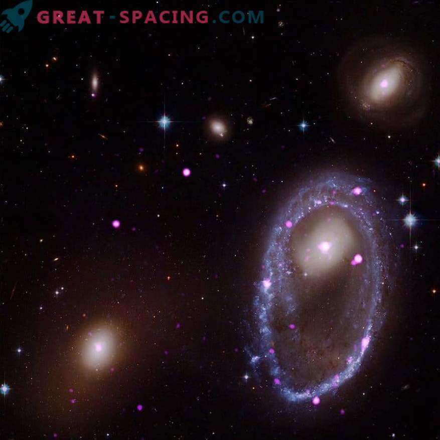 La galaxia muestra un anillo inusual en rayos X