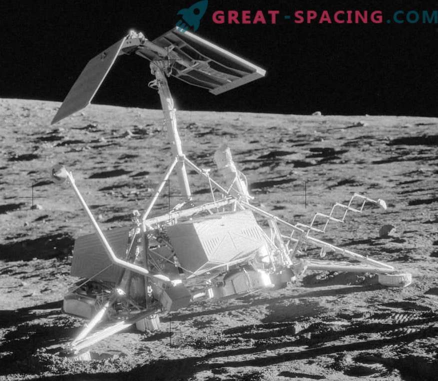 El equipo de Apollo-12 encontró uno de los primeros vehículos lanzados a la Luna durante el desembarque