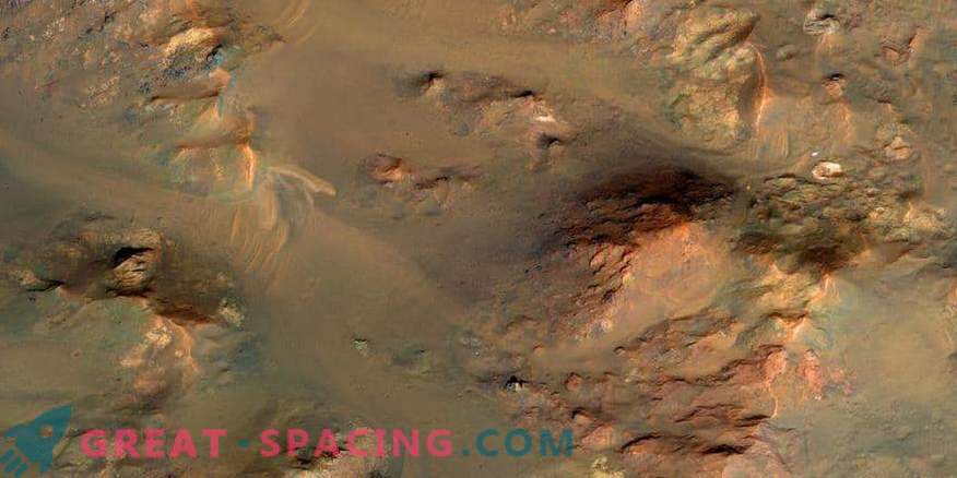 El agua podría fluir en el antiguo y fresco Marte