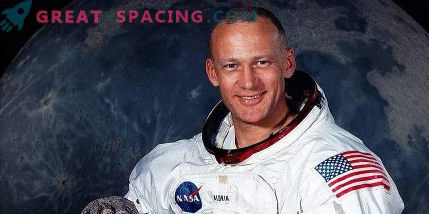 Primera Comunión en la Luna: ¿Cómo fue el ritual de Buzz Aldrin