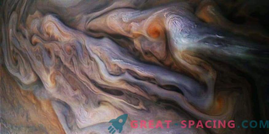 Patrones atmosféricos asombrosos de Júpiter gigante