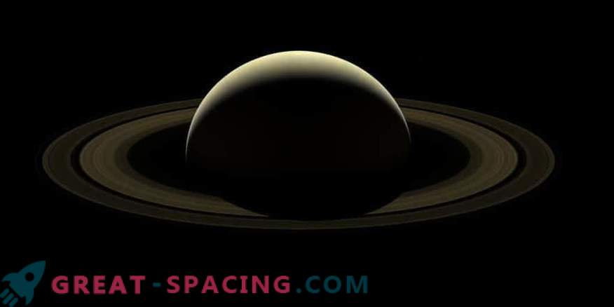 Imagen compuesta de Cassini: despedida de Saturno
