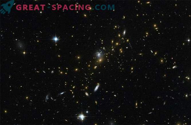 El masivo cúmulo galáctico le dio al Hubble una súper aproximación