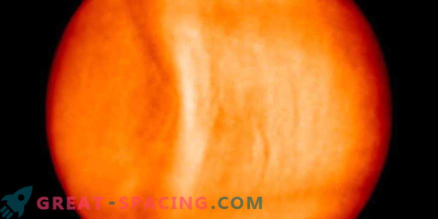 Onda gravitacional gigante descubierta en Venus