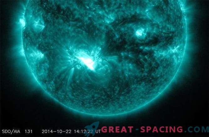 Amenaza de brote: una mancha solar monstruosa gira hacia la Tierra