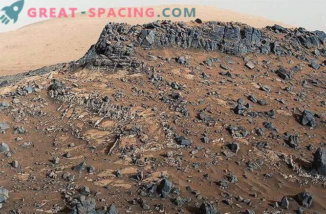 El explorador de Marte descubrió ricos sedimentos minerales en grietas de roca
