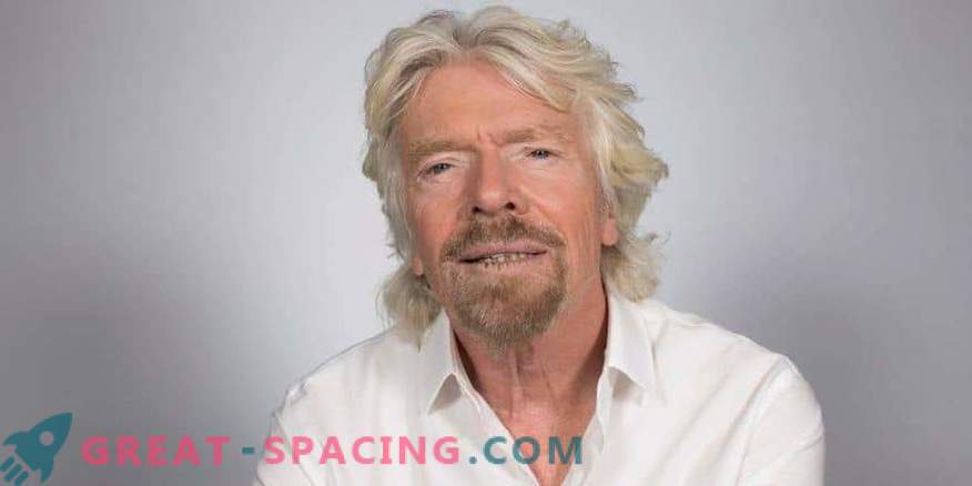 Richard Branson se está preparando para un vuelo espacial en julio.