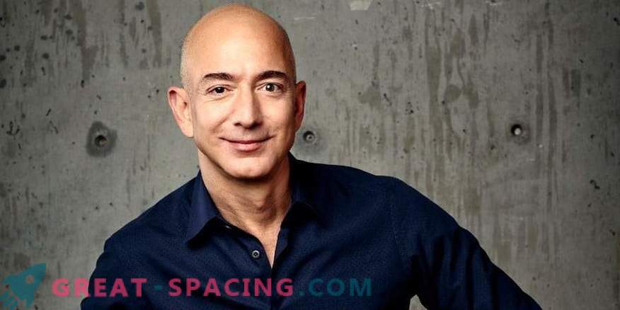 Jeff Bezos aconseja no gastar en explorar otros planetas