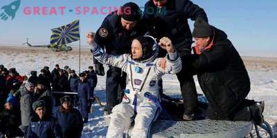 La cápsula espacial devuelve a los miembros de la tripulación a la Tierra
