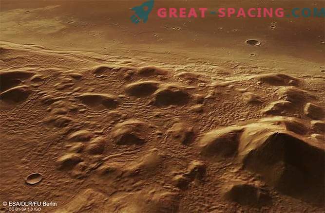 El hielo se puede ocultar bajo las colinas de Marte