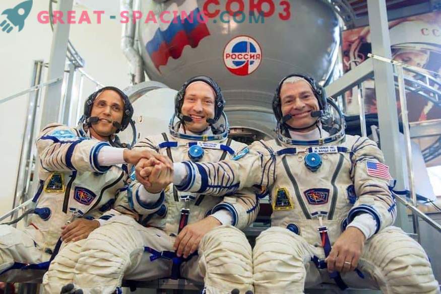 Tres cosmonautas llegaron a la ISS para una misión de 5 meses