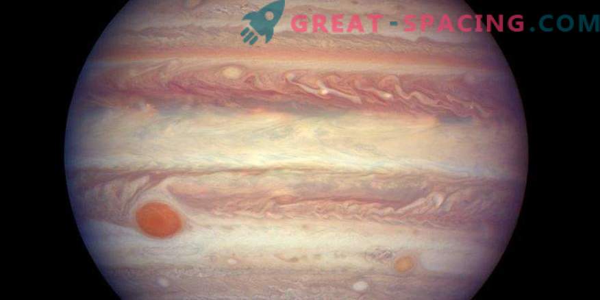 El Hubble dispara a Júpiter desde un rango cercano